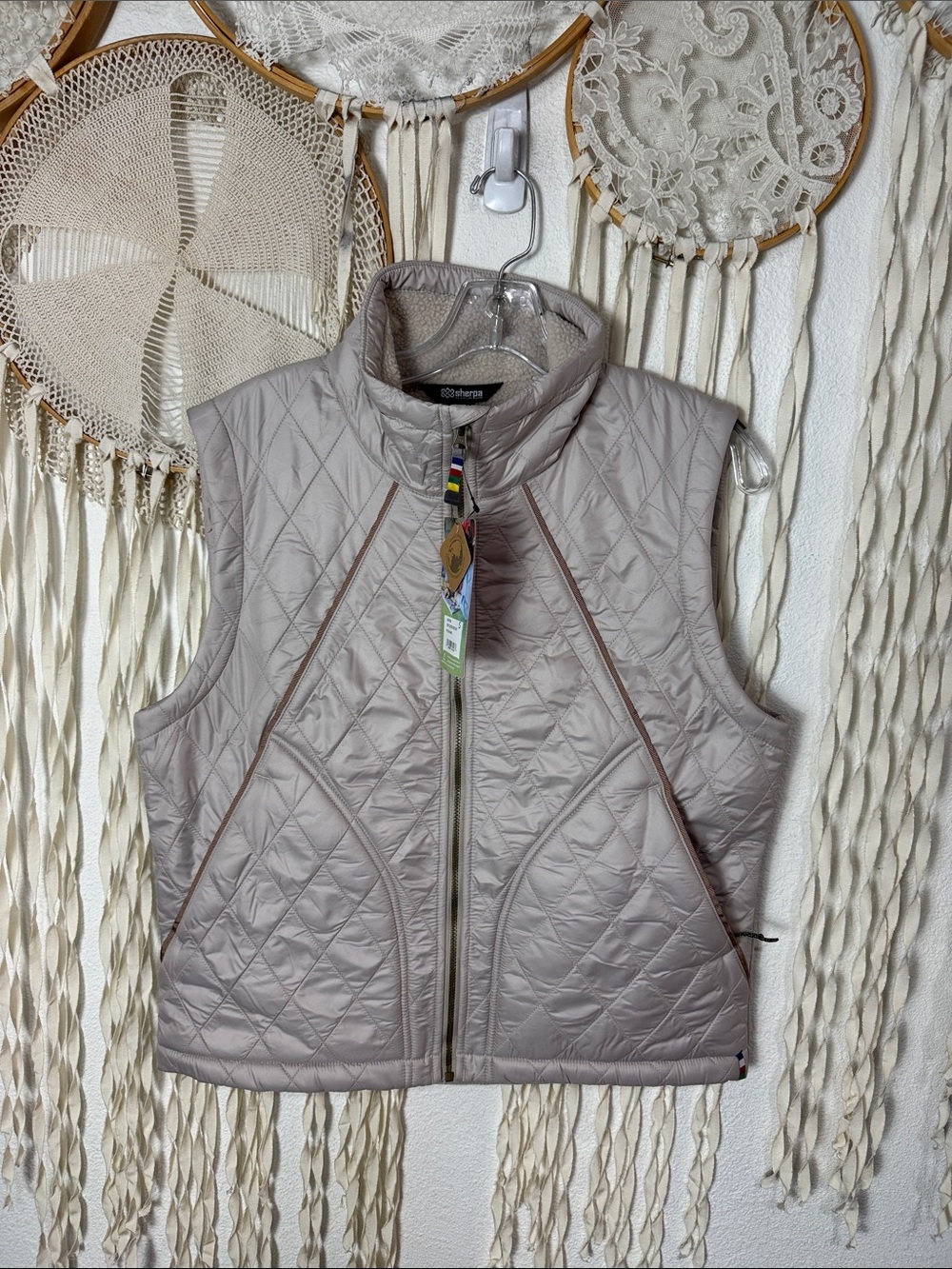 Sherpa Adventure Gear NWT Tinley Quilted Fleece Vest in Goa Sand Small